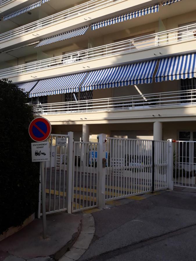 Le Palais Du Tropique Appartement Vue Mer 5E Etage Avec Ascenseur Juan-les-Pins Exteriér fotografie